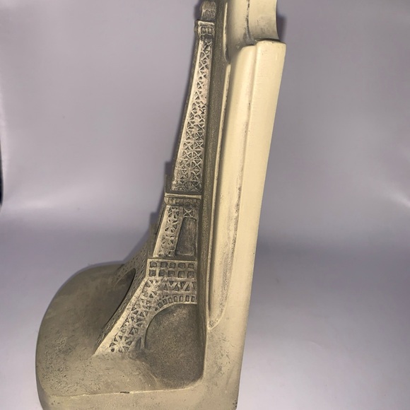 Elegant Cream Eiffel Tower Bookend - Picture 7 of 9